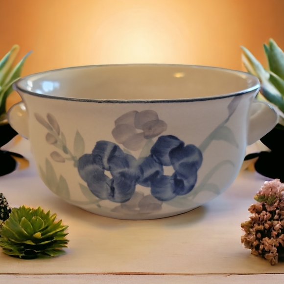 Vtg Pastel Blue Flowers Stoneware Handled Crock Bowl - Picture 2 of 8